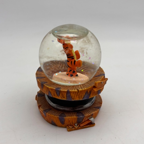 Disney WDW Parks Winnie the Pooh and Friends Tigger Spring Mini Water Snow Globe - Picture 3 of 9